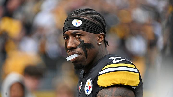 Pittsburgh Steelers cornerback Joey Porter Jr. (24) enters the field. Pittsburgh Steelers cornerback Joey Porter Jr. (24) enters the field.