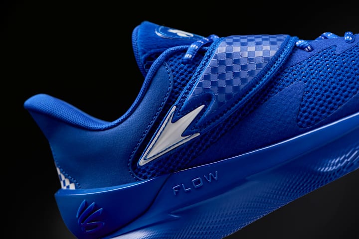 De'Aaron Fox celebrates Kentucky Wildcats with 