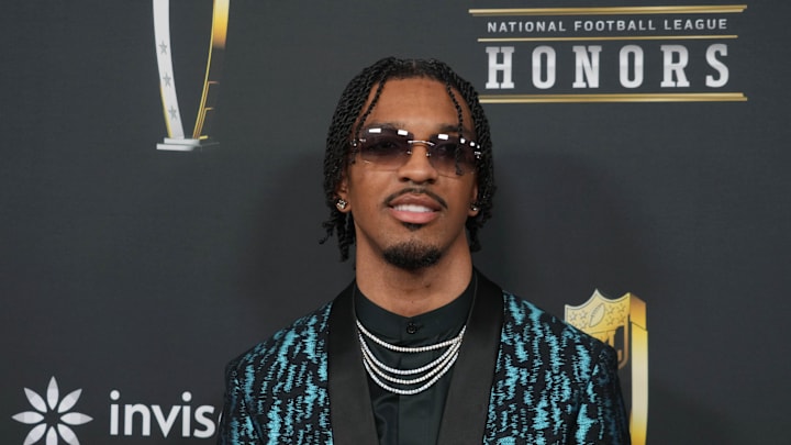 Feb 6, 2025; New Orleans, LA, USA; Jayden Daniels on the red carpet before Super Bowl LIX NFL Honors at Saenger Theatre. Mandatory Credit: Kirby Lee-Imagn Images Feb 6, 2025; New Orleans, LA, USA; Jayden Daniels on the red carpet before Super Bowl LIX NFL Honors at Saenger Theatre. Mandatory Credit: Kirby Lee-Imagn Images