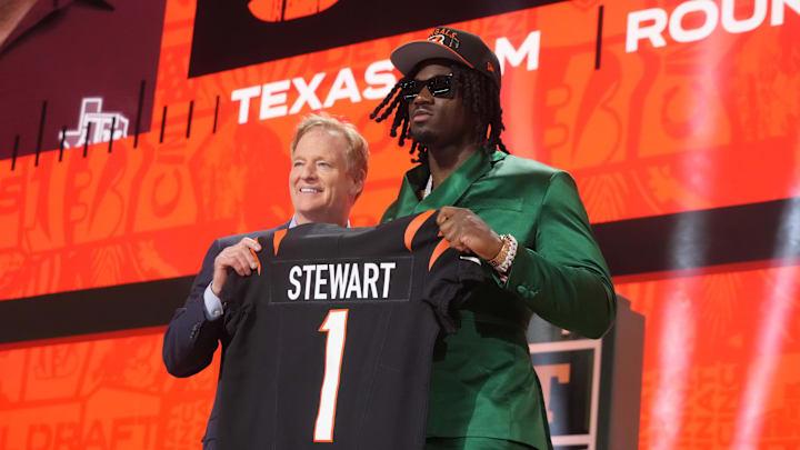Apr 24, 2025; Green Bay, WI, USA; NFL commissioner Roger Goodell with Texas A&M Aggies defensive end Shemar Stewart after her is selected by the Cincinnati Bengals as the number seventeen pick in the first round of the 2025 NFL Draft at Lambeau Field. Mandatory Credit: Kirby Lee-Imagn Images