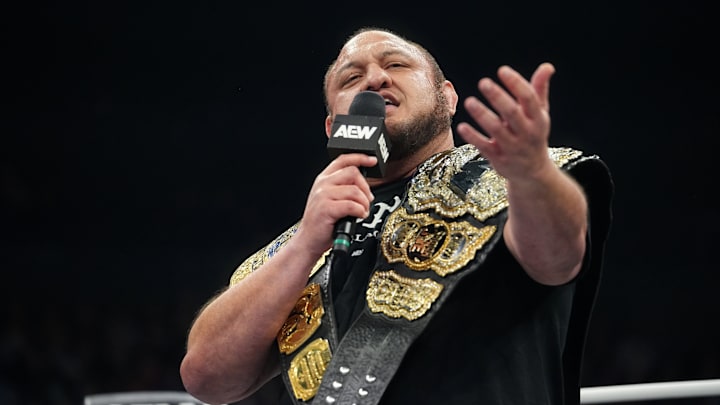 The contract signing for the AEW World Championship match at Worlds End is set for tonight at Dynamite Holiday Bash.