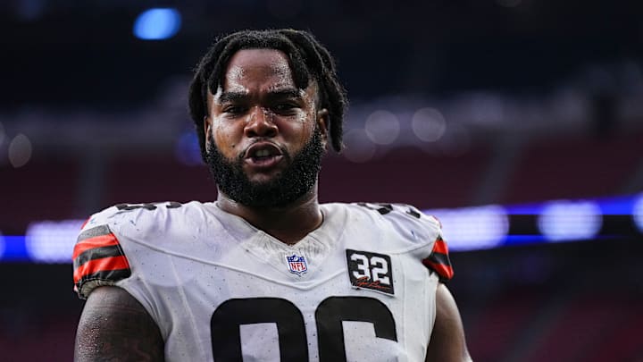 Cleveland Browns defensive tackle Jordan Elliott (96)