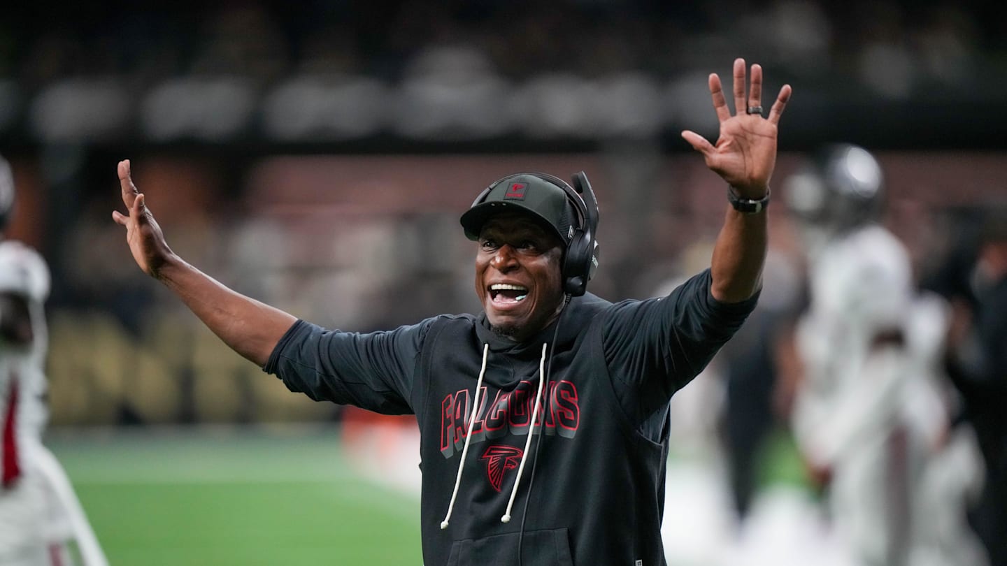 Raheem Morris 'Loves Taking the Bullets' for Falcons' Struggles