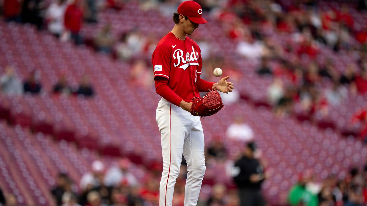 Reds Lose Pitcher to Shoulder Injury, Recall Zach Maxwell From Triple-A