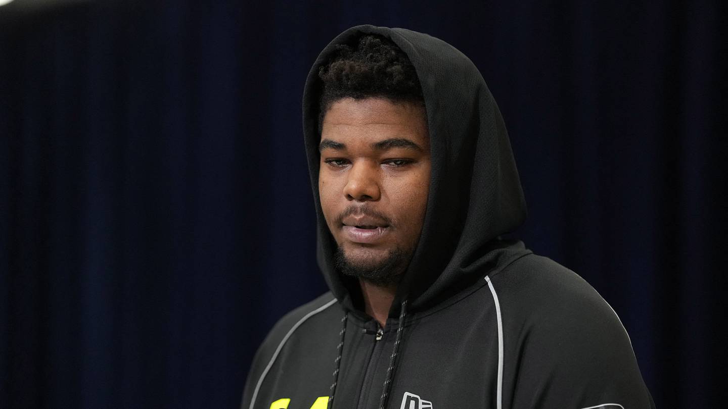 Former Saints DT in an impossible position after LSU's latest decision