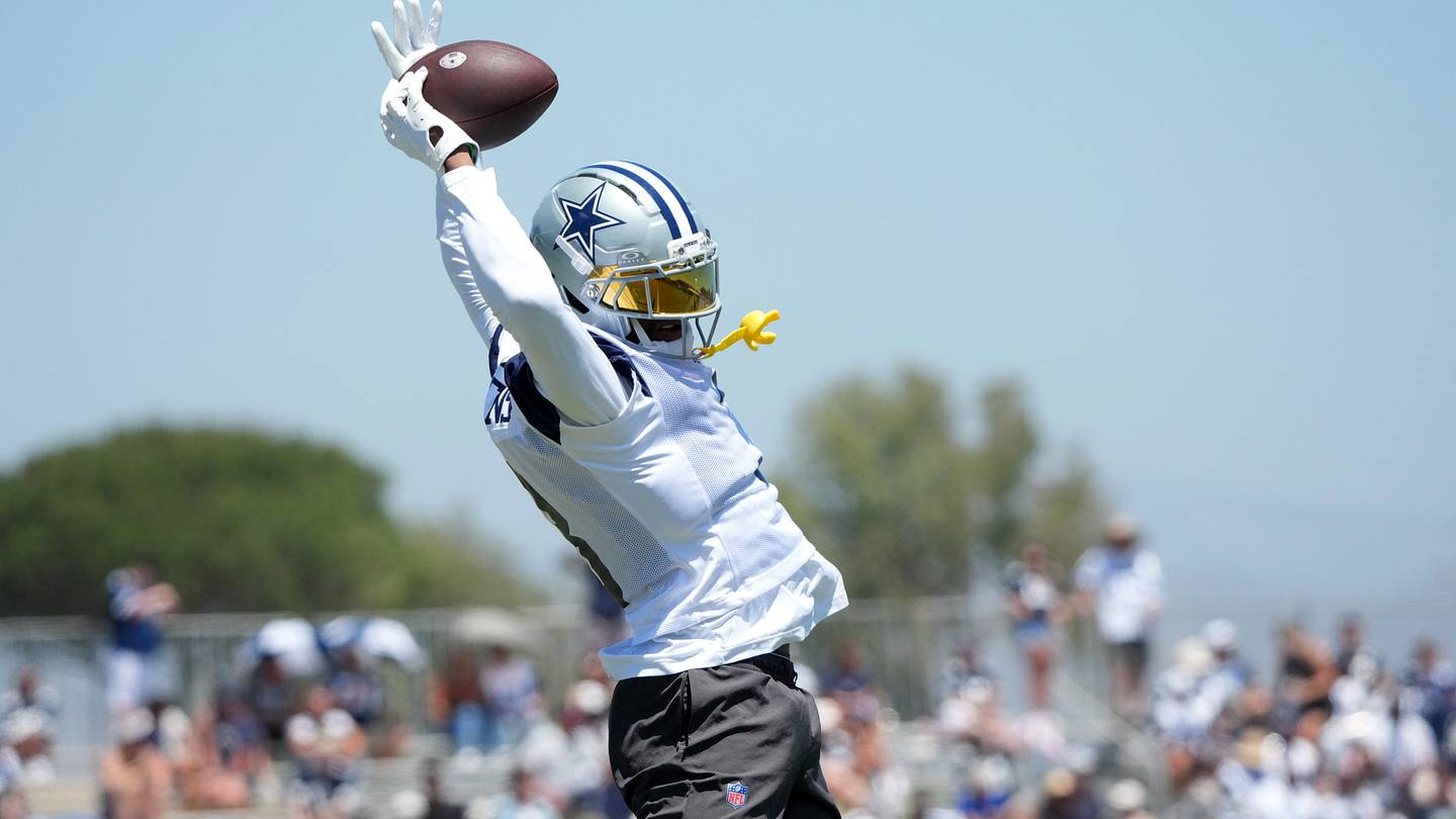 Allenamento tra Dallas Cowboys e New Orleans Saints con momenti di tensione e prestazioni di spicco