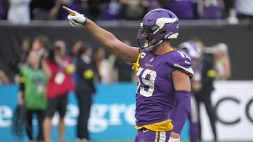 Steelers Sign Adam Thielen for Offensive Boost in Playoffs