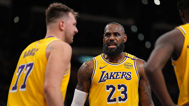 James y Doncic fueron los jugadores con más camisetas vendidas esta campaña 
