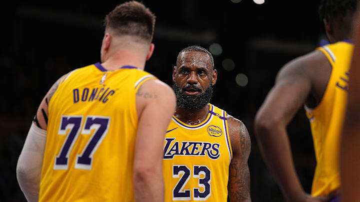 Golden State Warriors v Los Angeles Lakers