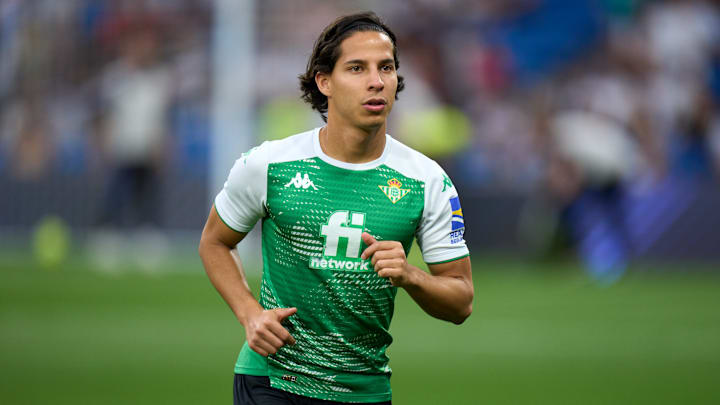 Diego Lainez saldrá del Real Betis esta temporada