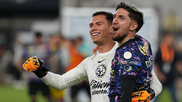 Luis Malagón y el chileno Diego Valdés festejando un triunfo