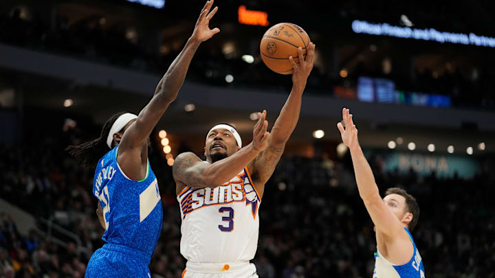 Phoenix Suns v Milwaukee Bucks