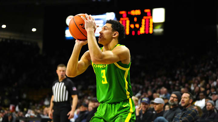 Jan 18, 2024; Boulder, Colorado, USA; Oregon Ducks guard Jackson Shelstad (3) lines up a three point