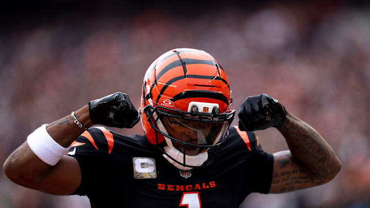 Cincinnati Bengals wide receiver Ja'Marr Chase (1) flexes after making a first down catch in the red zone in the second quarter of the NFL football game between Chicago Bears and Cincinnati Bengals at Paycor Stadium in Cincinnati on Nov. 2, 2025.