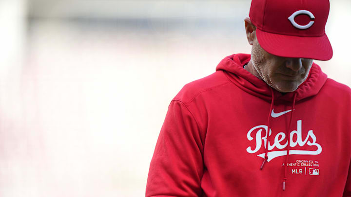 Cincinnati Reds manager David Bell (25) walks back to the dugout