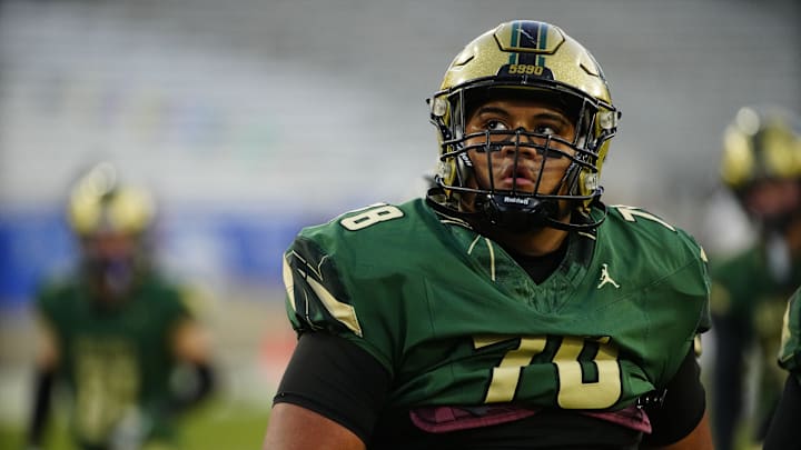 Basha defensive lineman Anitoni Tahi (78) looks up to the scoreboard during the Open state championship against Chandler at Mountain America Stadium in Tempe, on Dec. 6, 2025.