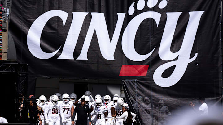 Cincinnati Bearcats head coach Scott Satterfield stands with his team before taking the field before the NCAA football game between the Cincinnati Bearcats and Bowling Green Falcons at Nippert Stadium in Cincinnati on Sept. 6, 2025.