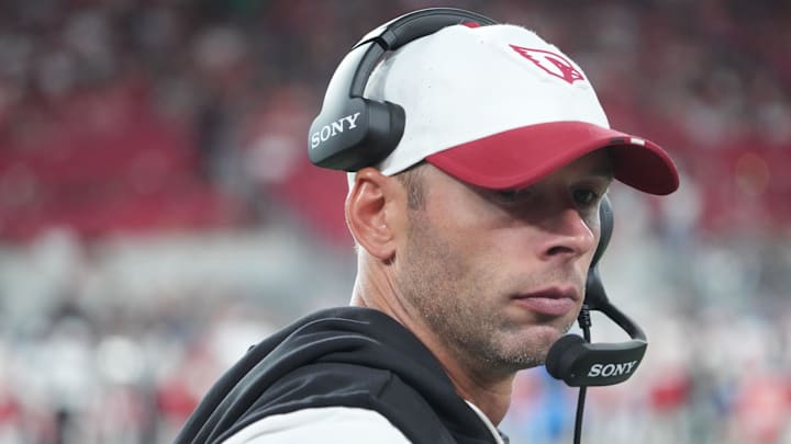 Aug 9, 2025; Glendale, Arizona, USA; Arizona Cardinals head coach Jonathan Gannon looks on against the Kansas City Chiefs during the second half at State Farm Stadium. Mandatory Credit: Joe Camporeale-Imagn Images Aug 9, 2025; Glendale, Arizona, USA; Arizona Cardinals head coach Jonathan Gannon looks on against the Kansas City Chiefs during the second half at State Farm Stadium. Mandatory Credit: Joe Camporeale-Imagn Images