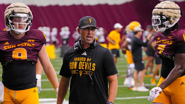 Arizona State tight end coach Jason Mohns talks to the tight ends during a practice at the Verde Dickey Dome in Tempe on Aug. 19, 2025. Arizona State tight end coach Jason Mohns talks to the tight ends during a practice at the Verde Dickey Dome in Tempe on Aug. 19, 2025.
