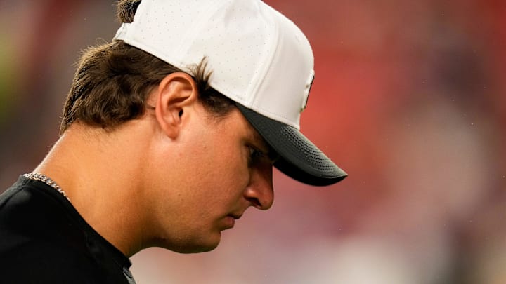 Cincinnati Bengals DE Trey Hendrickson walks for the locker room before the first quarter of the NFL Preseason Week 2 game.