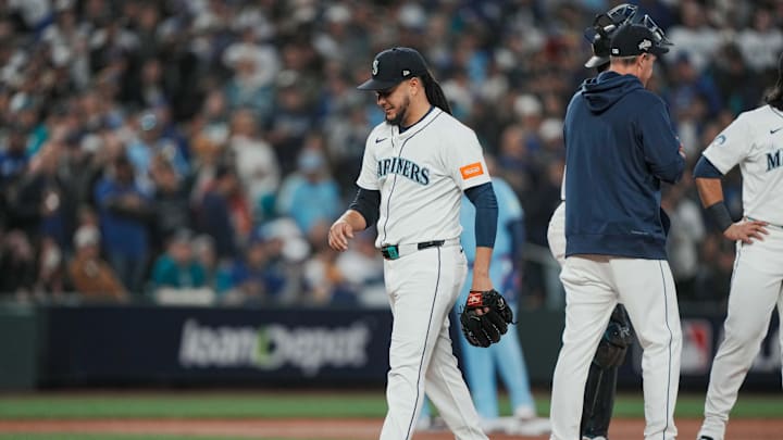 Oct 16, 2025; Seattle, Washington, USA; Seattle Mariners pitcher Luis Castillo (58) walks off the mound after being relieved against the Toronto Blue Jays in the third inning during game four of the ALCS round for the 2025 MLB playoffs at T-Mobile Park. Mandatory Credit: Stephen Brashear-Imagn Images Oct 16, 2025; Seattle, Washington, USA; Seattle Mariners pitcher Luis Castillo (58) walks off the mound after being relieved against the Toronto Blue Jays in the third inning during game four of the ALCS round for the 2025 MLB playoffs at T-Mobile Park. Mandatory Credit: Stephen Brashear-Imagn Images
