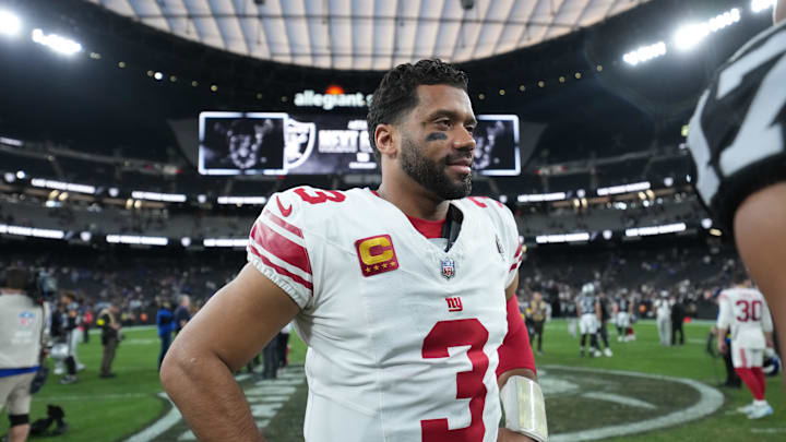 Justin Fields Trade Could Lead Jets to Free Agent Giants QB as Backup