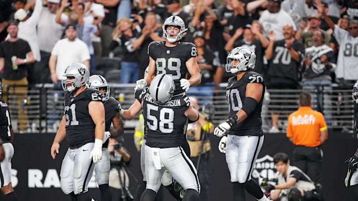 Nov 2, 2025; Paradise, Nevada, USA; Las Vegas Raiders tight end Brock Bowers (89) celebrates after a touchdown during the second half against the Jacksonville Jaguars at Allegiant Stadium. Mandatory Credit: Kirby Lee-Imagn Images Nov 2, 2025; Paradise, Nevada, USA; Las Vegas Raiders tight end Brock Bowers (89) celebrates after a touchdown during the second half against the Jacksonville Jaguars at Allegiant Stadium. Mandatory Credit: Kirby Lee-Imagn Images