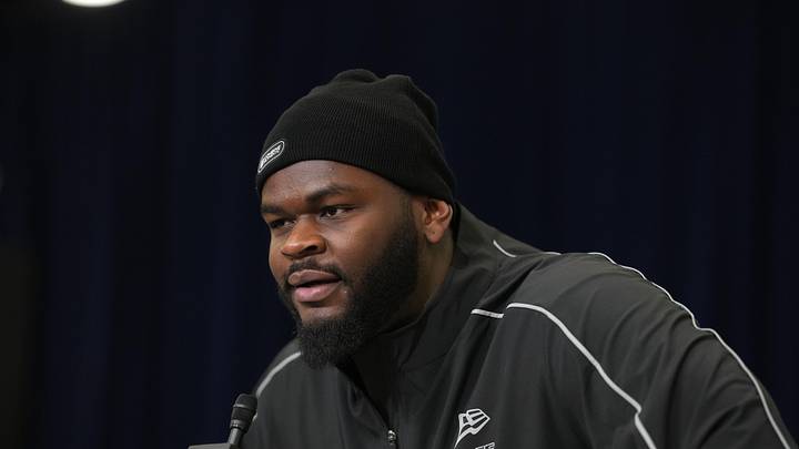 Florida defensive lineman Caleb Banks