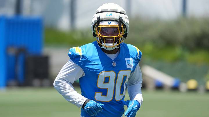 Jun 17, 2026; El Segundo, CA, USA; Los Angeles Chargers linebacker Akheem Mesidor (90) uring minicamp at The Bolt. Mandatory Credit: Kirby Lee-Imagn Images Jun 17, 2026; El Segundo, CA, USA; Los Angeles Chargers linebacker Akheem Mesidor (90) uring minicamp at The Bolt. Mandatory Credit: Kirby Lee-Imagn Images