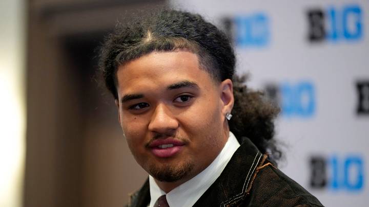 Jul 23, 2025; Las Vegas, NV, USA; Oregon defensive end Matayo Uiagalelei speaks to the media during the Big Ten NCAA college football media days at Mandalay Bay Resort. Mandatory Credit: Lucas Peltier-Imagn Images Jul 23, 2025; Las Vegas, NV, USA; Oregon defensive end Matayo Uiagalelei speaks to the media during the Big Ten NCAA college football media days at Mandalay Bay Resort. Mandatory Credit: Lucas Peltier-Imagn Images