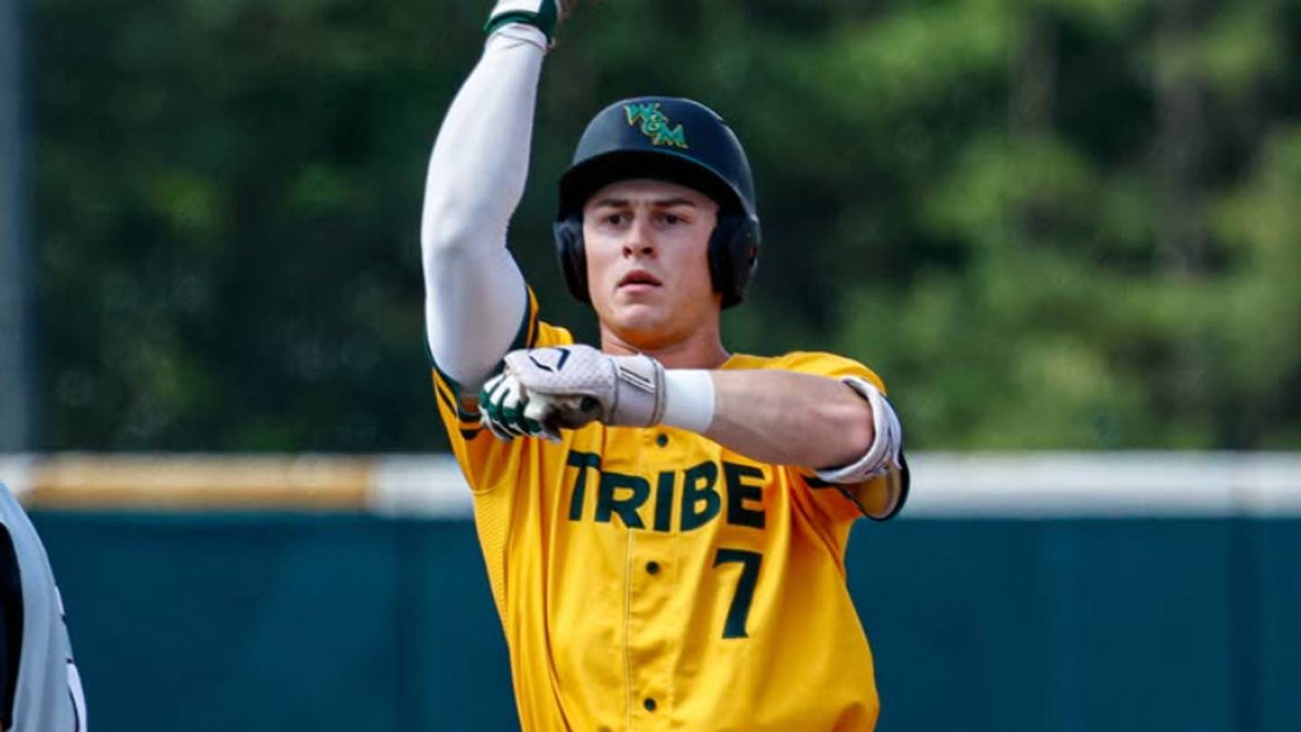 Speedy Freshman Outfielder Chase Ecker Transfers to West Virginia