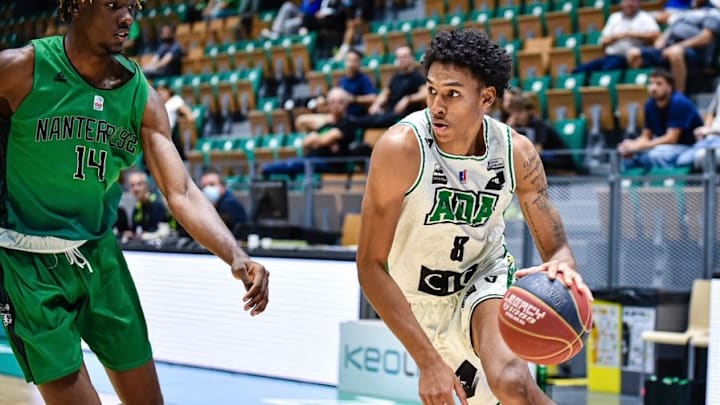 Dominique Diomande has signed with the UW. 