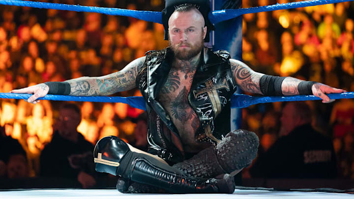 Aleister Black is back! Aleister Black is back!