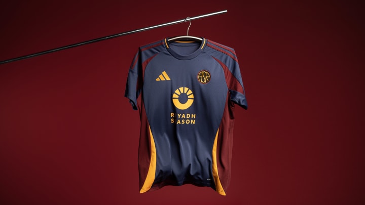 Il third kit dell'AS Roma per la stagione 2024/25