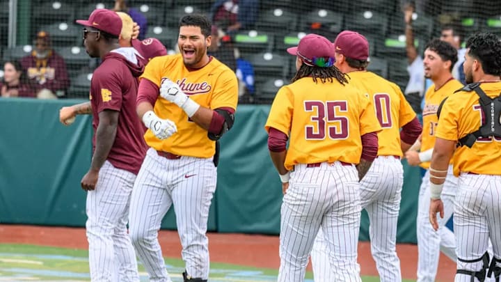 Wildcats Stomp Gators for Second Ranked Win Wildcats Stomp Gators for Second Ranked Win