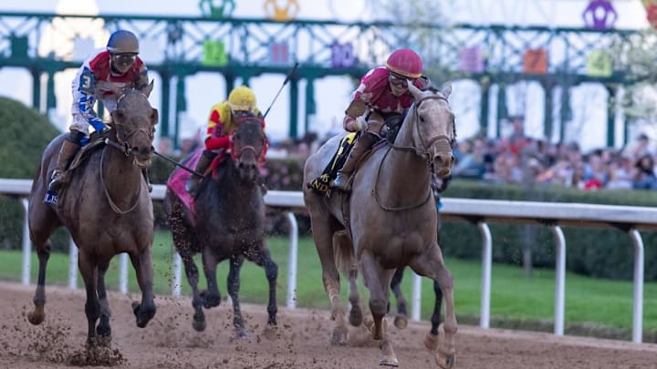 Sandman wins the Arkansas Derby