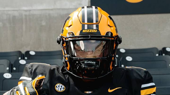Venice, Florida offensive tackle Johnnie Jones on his official visit to the University of Missouri. Venice, Florida offensive tackle Johnnie Jones on his official visit to the University of Missouri.