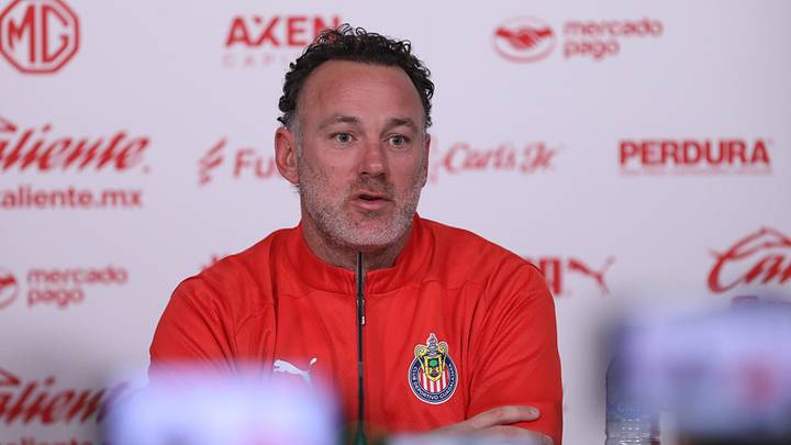 Gabriel Milito llega como técnico de las Chivas con un contrato por dos años.