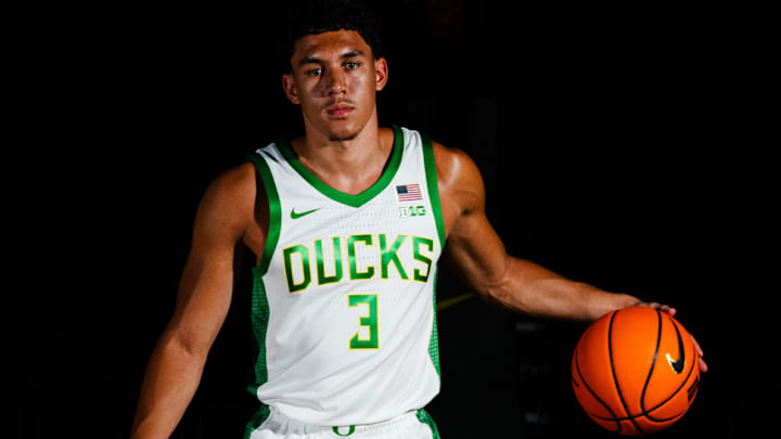 Oregon Ducks Unveil New Basketball Uniforms