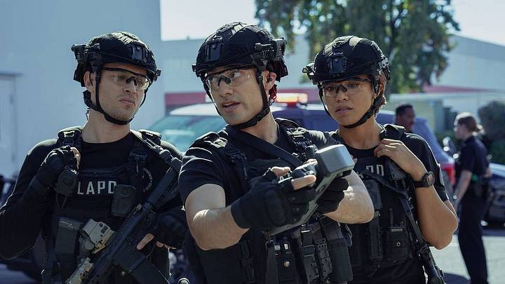 SWAT Exiles - Season 1 - Episode 104