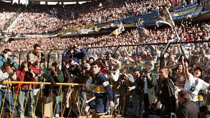 SOC-ARGENTINA-MARADONA-CROWD