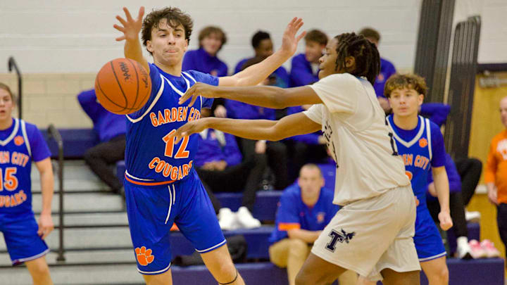 Thurston faces off against Robichaud on Friday night at 7:00 p.m.