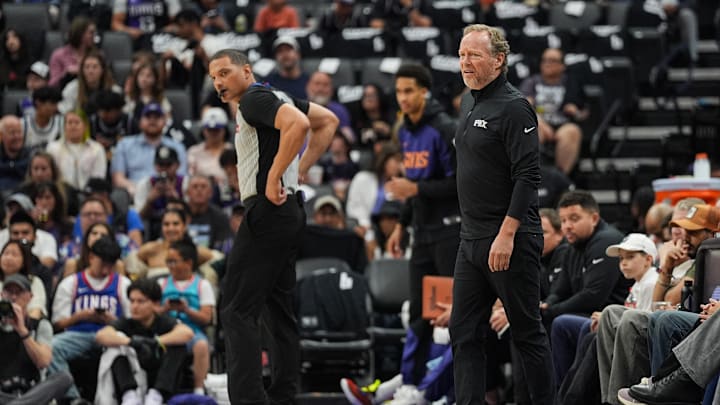 Phoenix Suns v Sacramento Kings