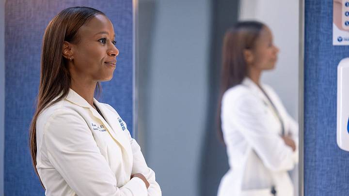 CHICAGO MED -- "Heaven Help Us" Episode 1121 -- Pictured: Ashlei Sharpe Chestnut as Dr. Naomi Howard CHICAGO MED -- "Heaven Help Us" Episode 1121 -- Pictured: Ashlei Sharpe Chestnut as Dr. Naomi Howard