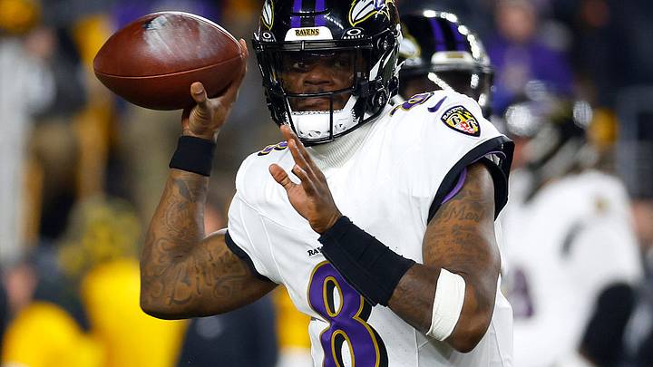 Lamar Jackson volvió con los Ravens para los trabajos de pretemporada.