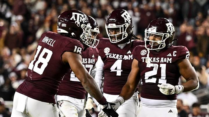 Texas A&M Aggies linebacker Taurean York (21) reacts against the Texas Longhorns at Kyle Field on Nov. 30, 2024.