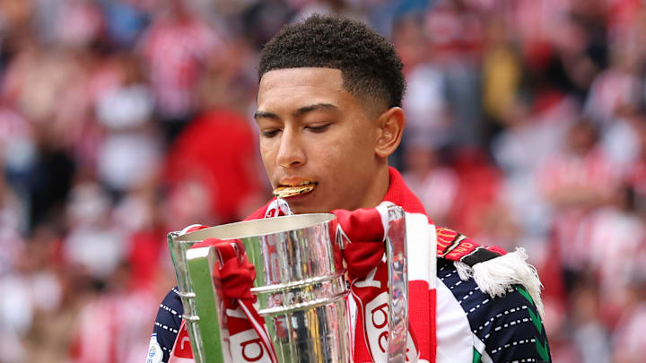 Jobe Bellingham muss sich zwischen Eintracht Frankfurt und dem BVB entscheiden