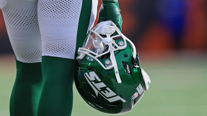 Oct 26, 2025; Cincinnati, Ohio, USA; A detailed photo of New York Jets running back Breece Hal’sl (20) helmet during the fourth quarter against the Cincinnati Bengals at Paycor Stadium. Mandatory Credit: Katie Stratman-Imagn Images