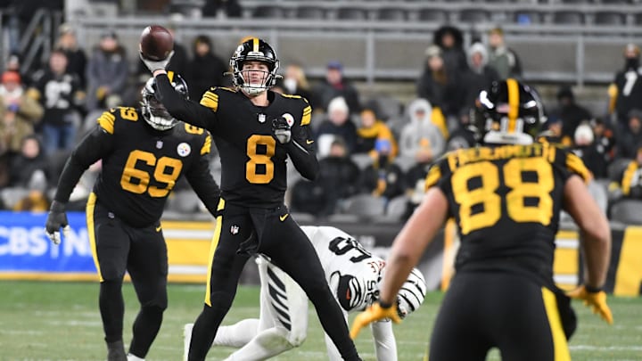 Kenny Pickett, Pat Freiermuth,  Pittsburgh Steelers