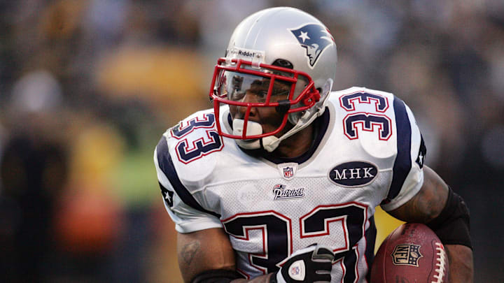 October 30, 2011; Pittsburgh,PA, USA: New England Patriots running back Kevin Faulk (33) carries the ball against the Pittsburgh Steelers during the second quarter at Heinz Field. The Steelers won 25-17. Mandatory Credit: Charles LeClaire-USPRESSWIRE October 30, 2011; Pittsburgh,PA, USA: New England Patriots running back Kevin Faulk (33) carries the ball against the Pittsburgh Steelers during the second quarter at Heinz Field. The Steelers won 25-17. Mandatory Credit: Charles LeClaire-USPRESSWIRE